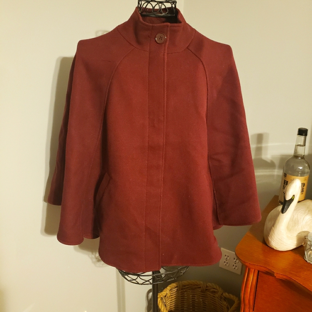 NWOT Burgundy/wine Capelet